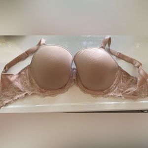 Embrace Lace Wacoal Tshirt bra